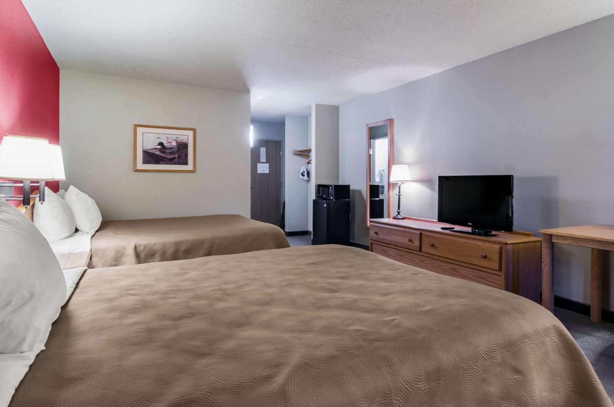 Rodeway Inn Hesston المظهر الخارجي الصورة