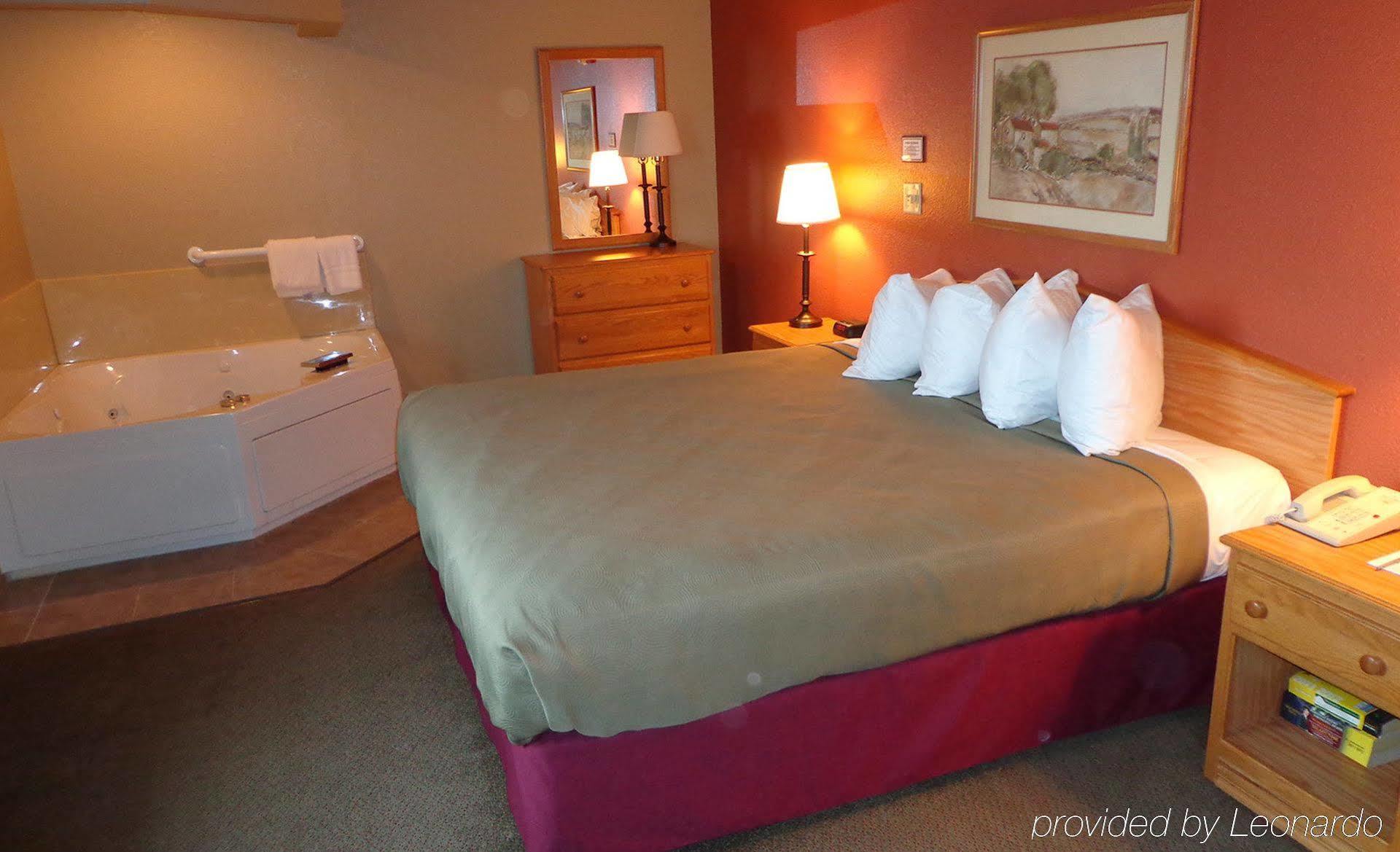 Rodeway Inn Hesston المظهر الخارجي الصورة